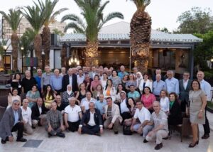 بعد قرابة 35 عاماً على تخرجهم..