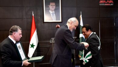 الأسد يمنح السفير الباكستاني وسام الاستحقاق من هذه الدرجة..!